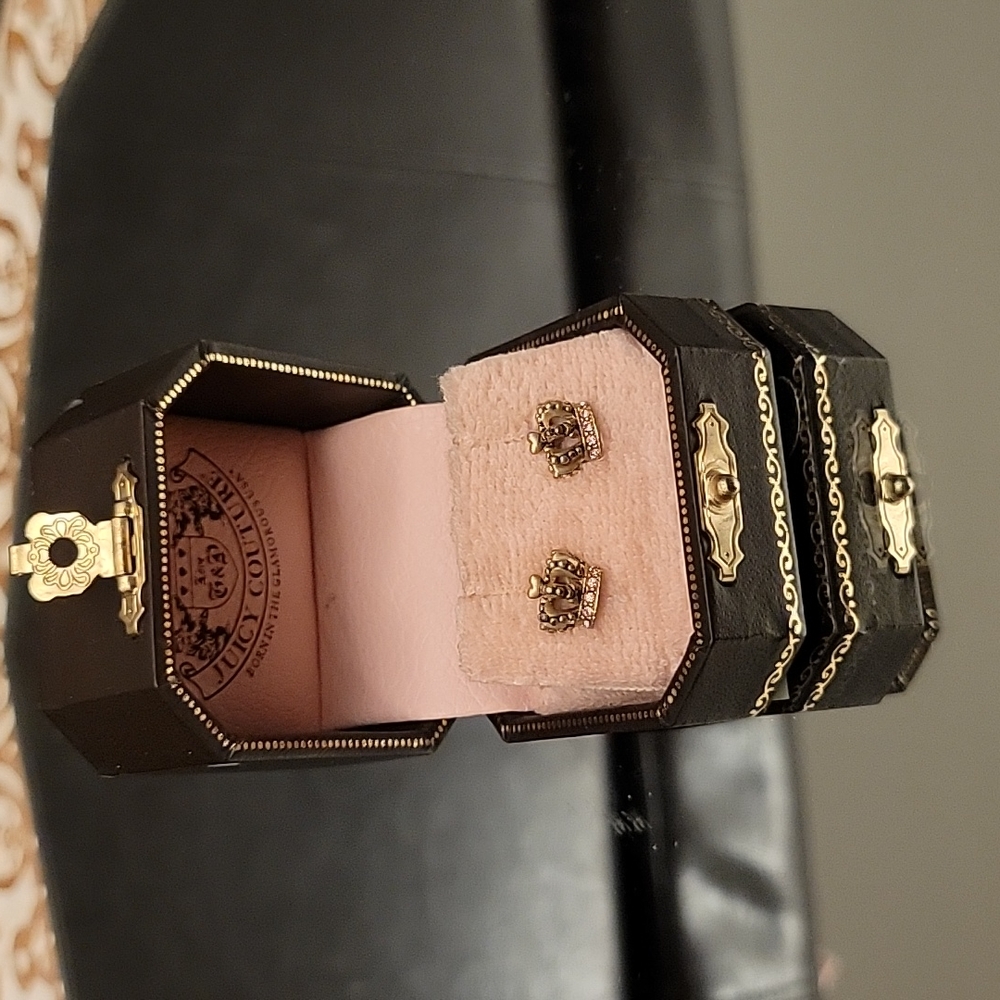 Juicy Couture| Er Crown Studs Pink